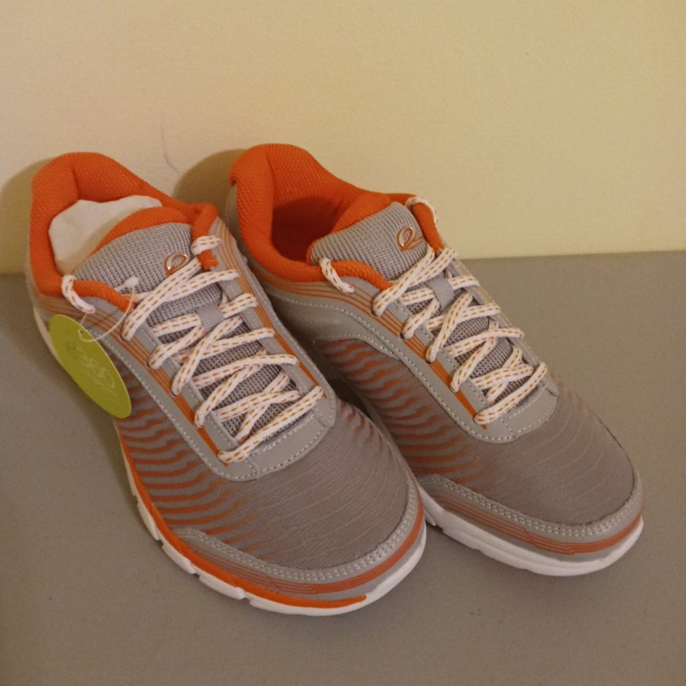 Easy Spirit Women's Ignite Gray/Orange Walking Sneaker Size 6M - NEW in …
